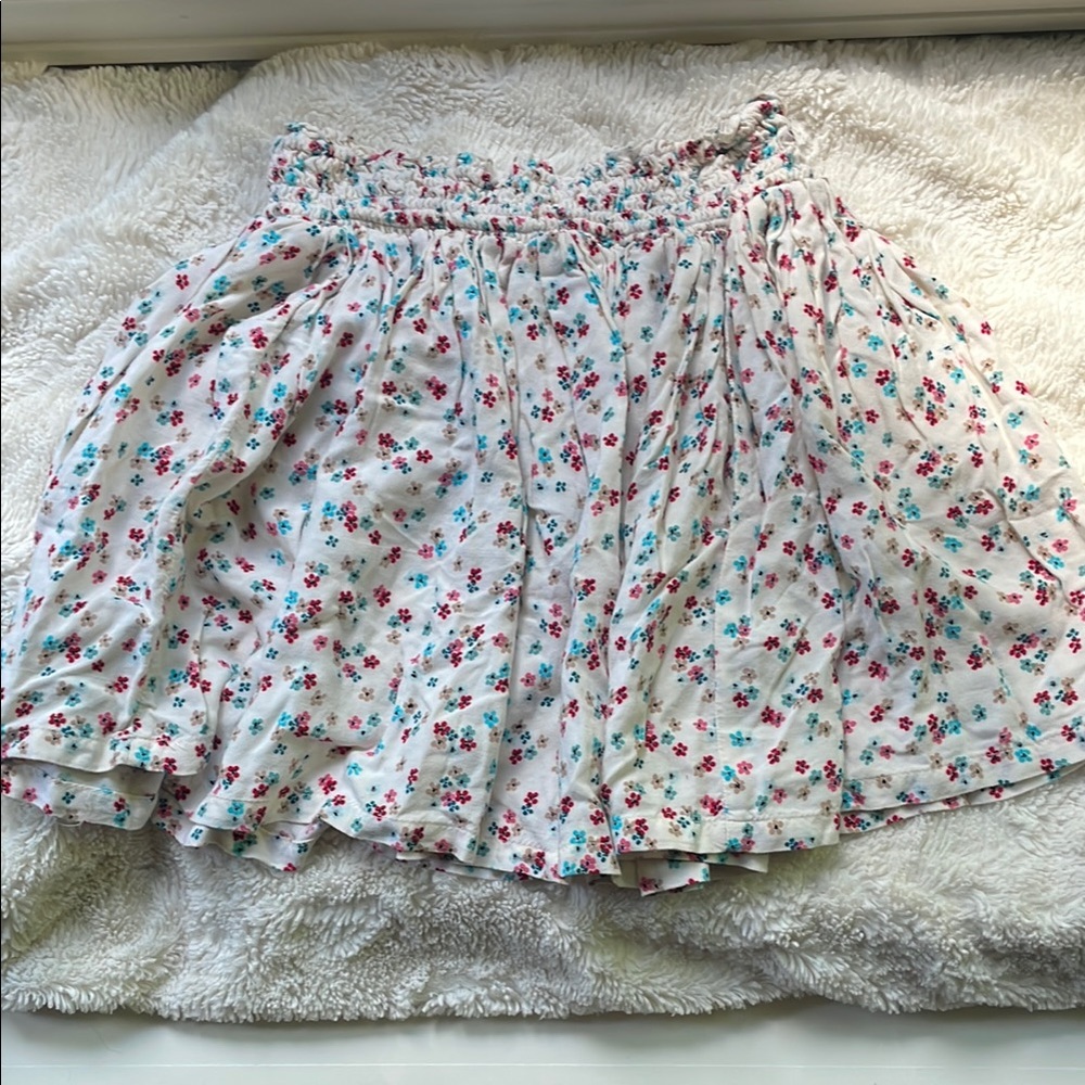 Divided by Hand M Floral mini Skirt - White with Red and Blue Flowers size 4